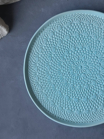 ceramic crochet cake plate in babyblue