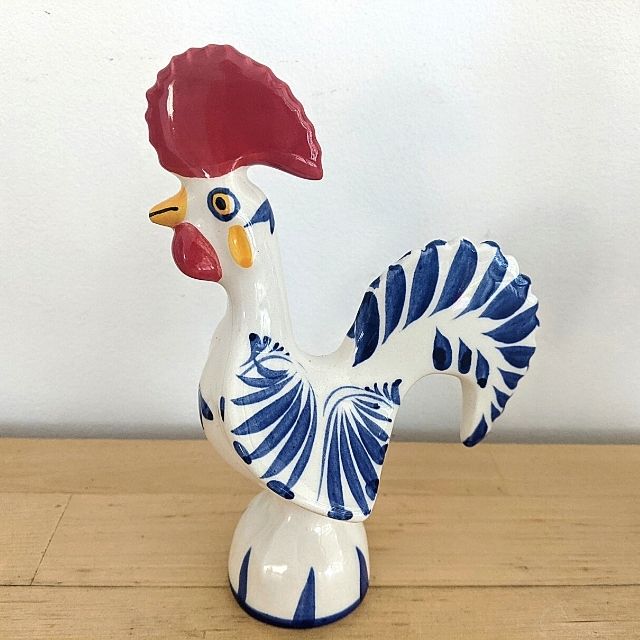 blue and white ceramic rooster_Iberica