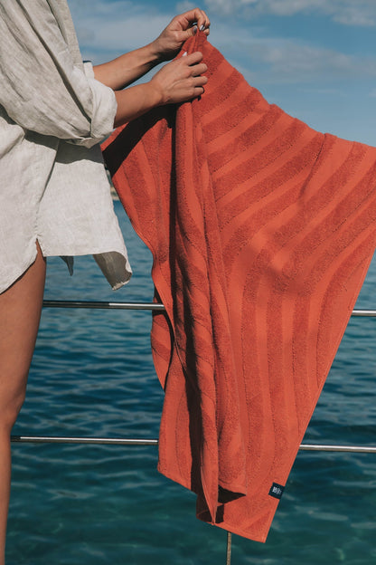 Mar "Wavy" Beach Towel